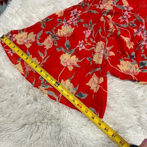 ASTR the label Pleated Sleeve Floral Wrap Top Kimono Sleeve in Red Size XS - Picture 11 of 16